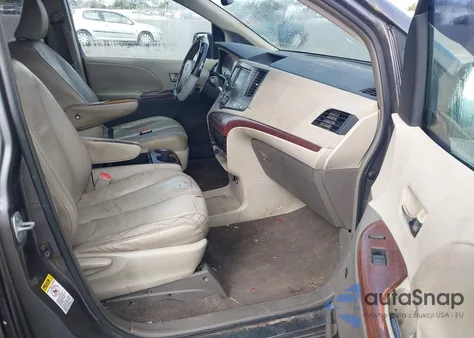 2011 Toyota Sienna Xle V6 Auto Access Seat z USA, uszkodzony, nr VIN 5TDYK3DC0BS053414